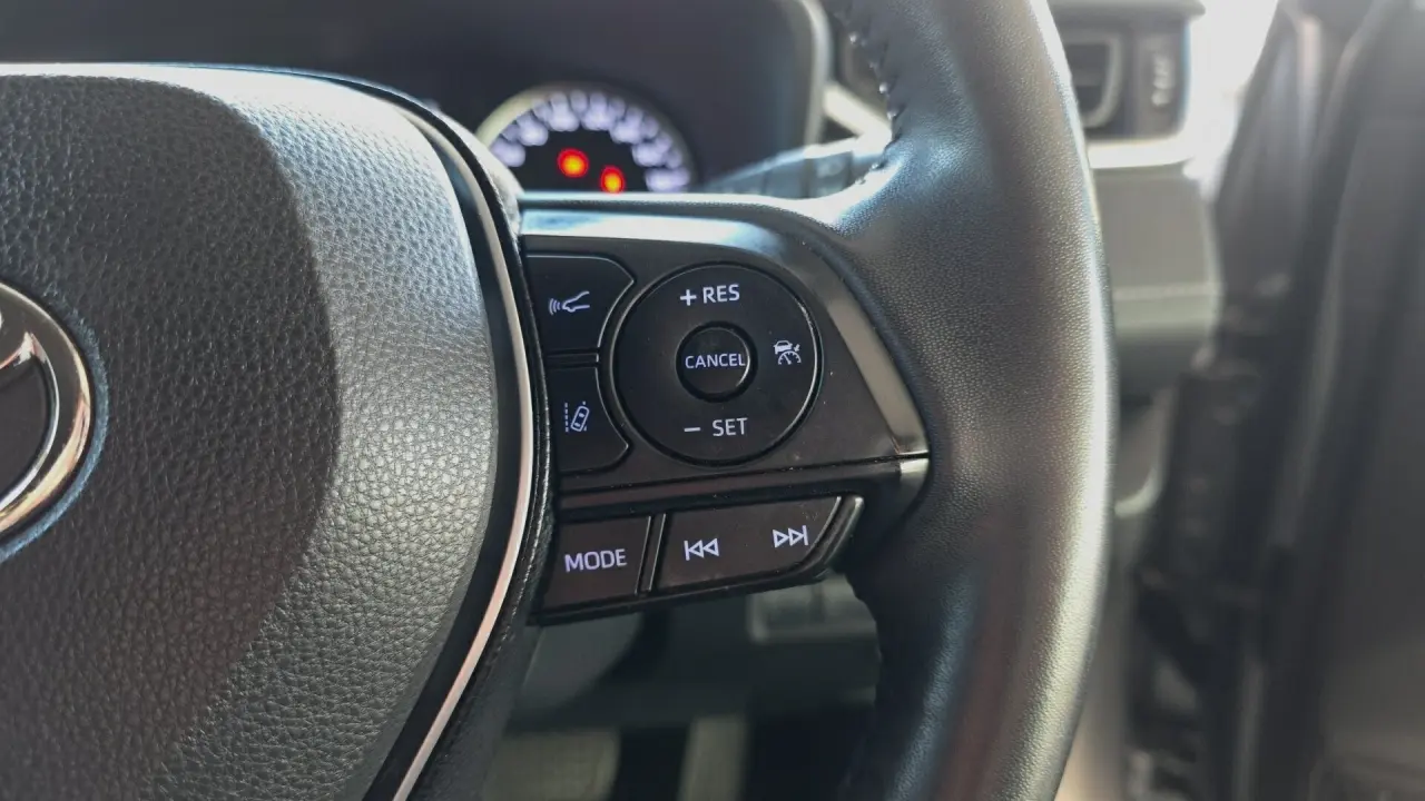 2020 Toyota Rav4 Hybrid Gallery Image 10