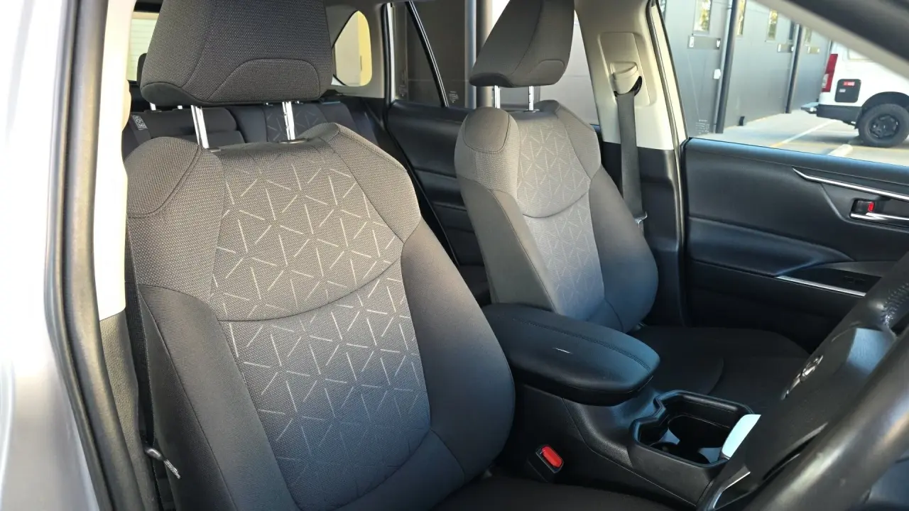 2020 Toyota Rav4 Hybrid Gallery Image 7
