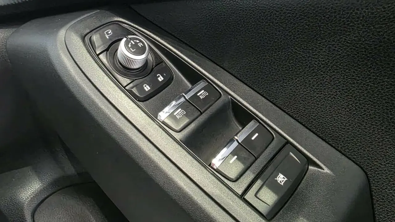 2023 SUBARU CROSSTREK Gallery Image 11