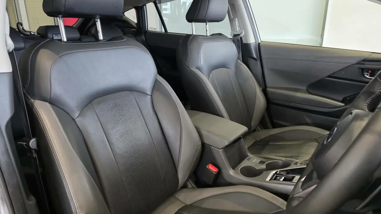 2023 SUBARU CROSSTREK Gallery Image 12