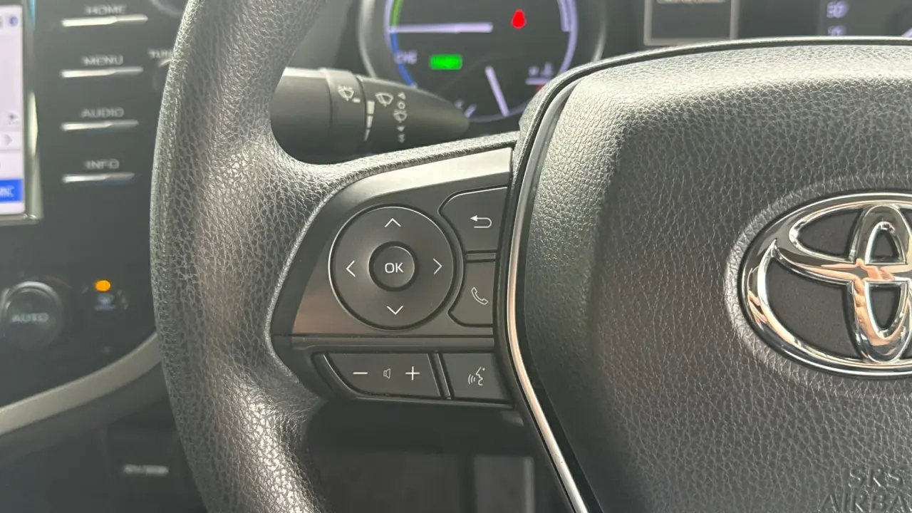 2018 Toyota Camry Hybrid Gallery Image 10