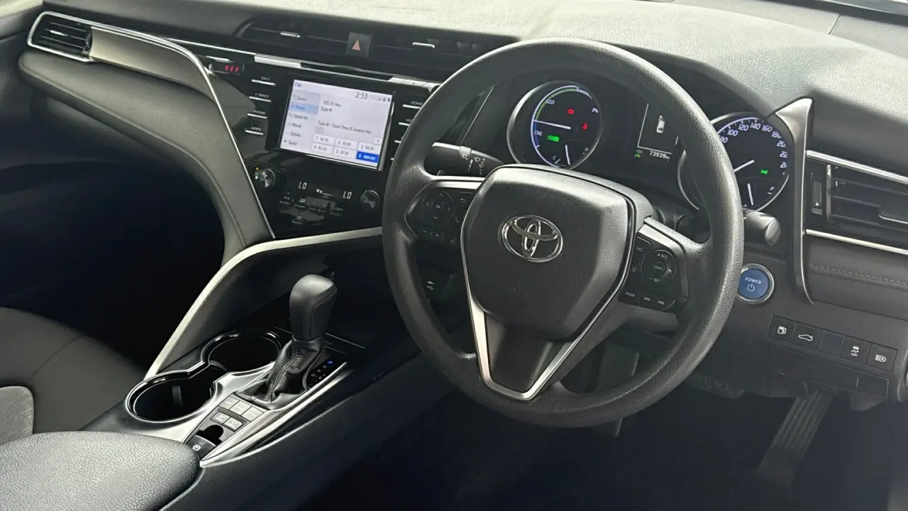 2018 Toyota Camry Hybrid Gallery Image 8