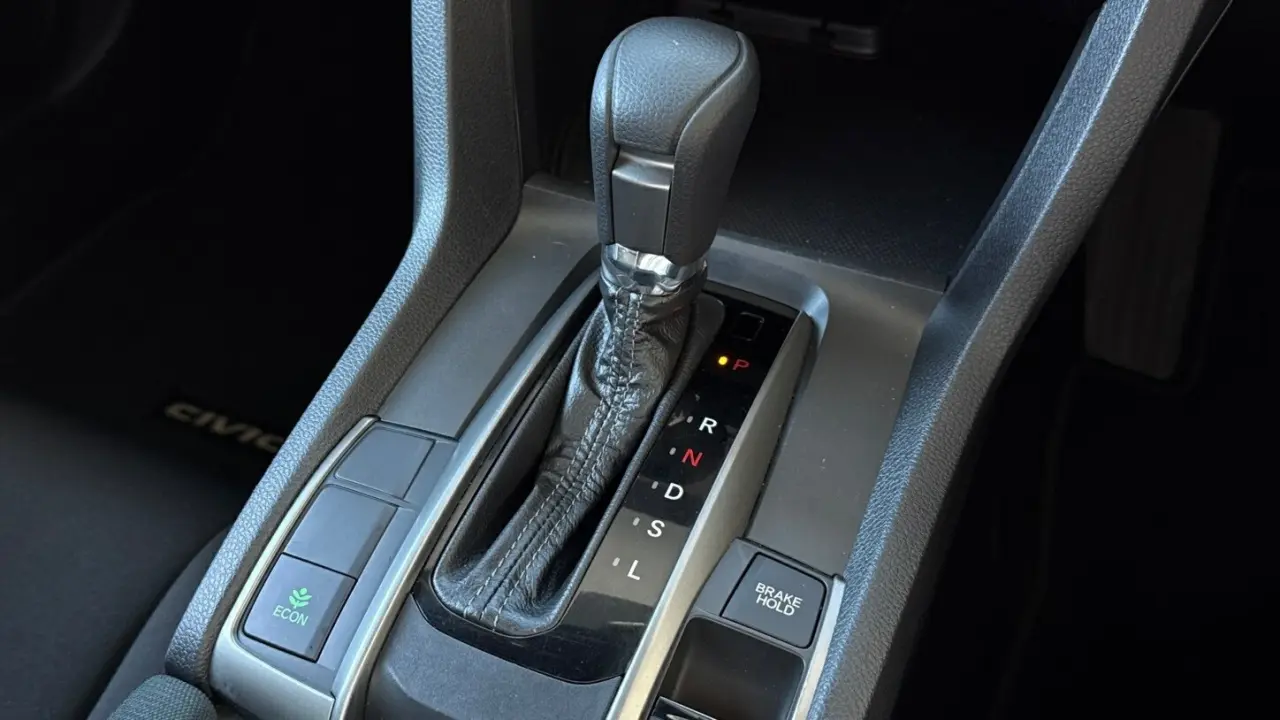 2019 HONDA CIVIC Gallery Image 16