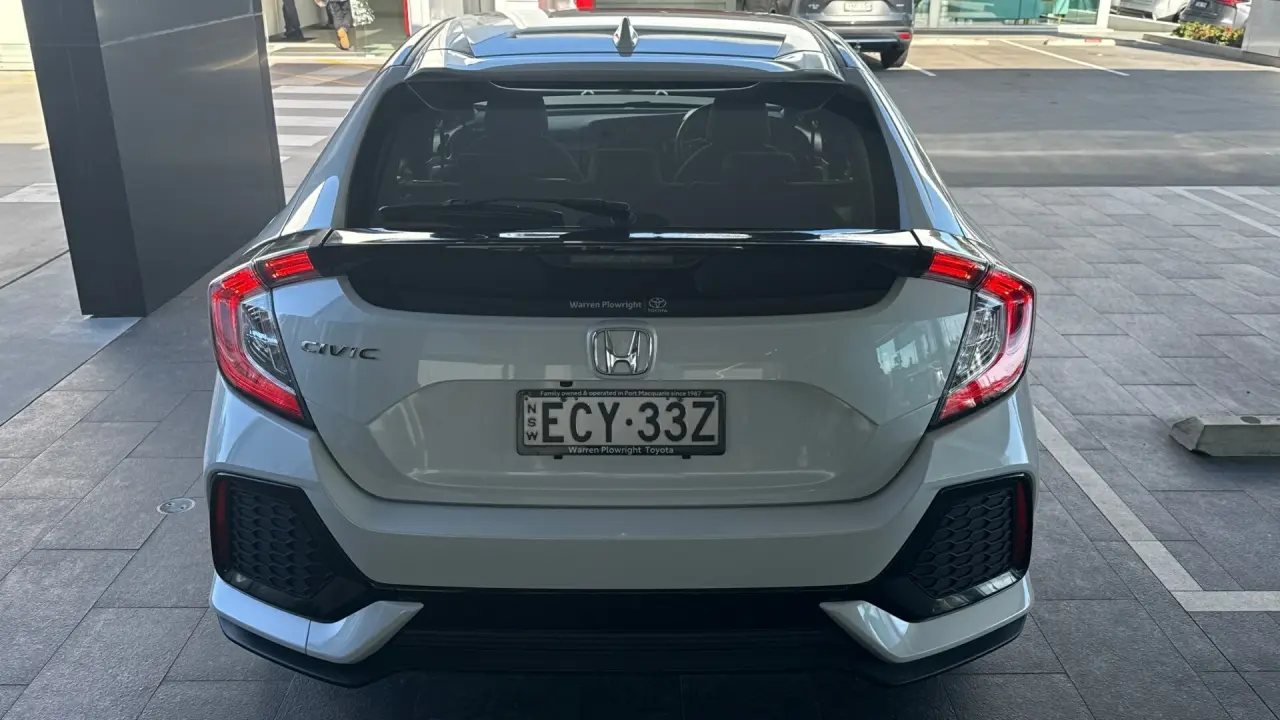 2019 HONDA CIVIC Gallery Image 6