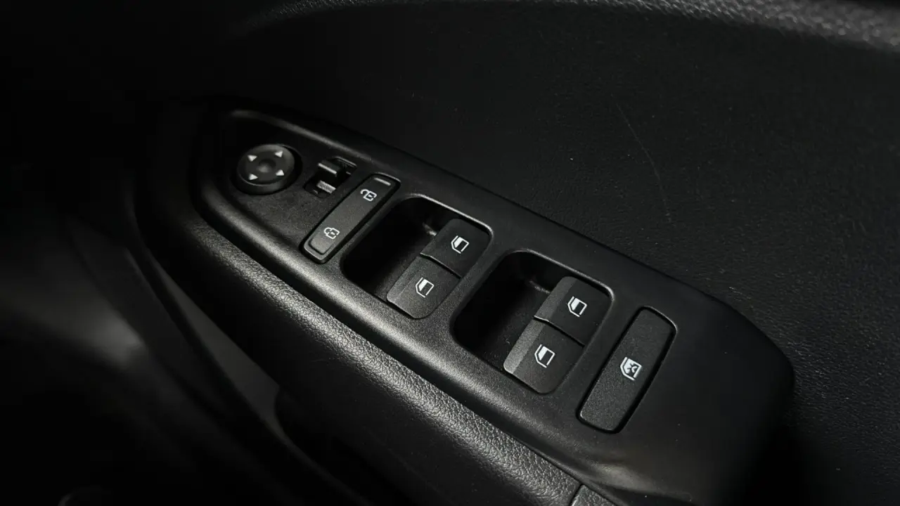 2019 HYUNDAI VENUE Gallery Image 18