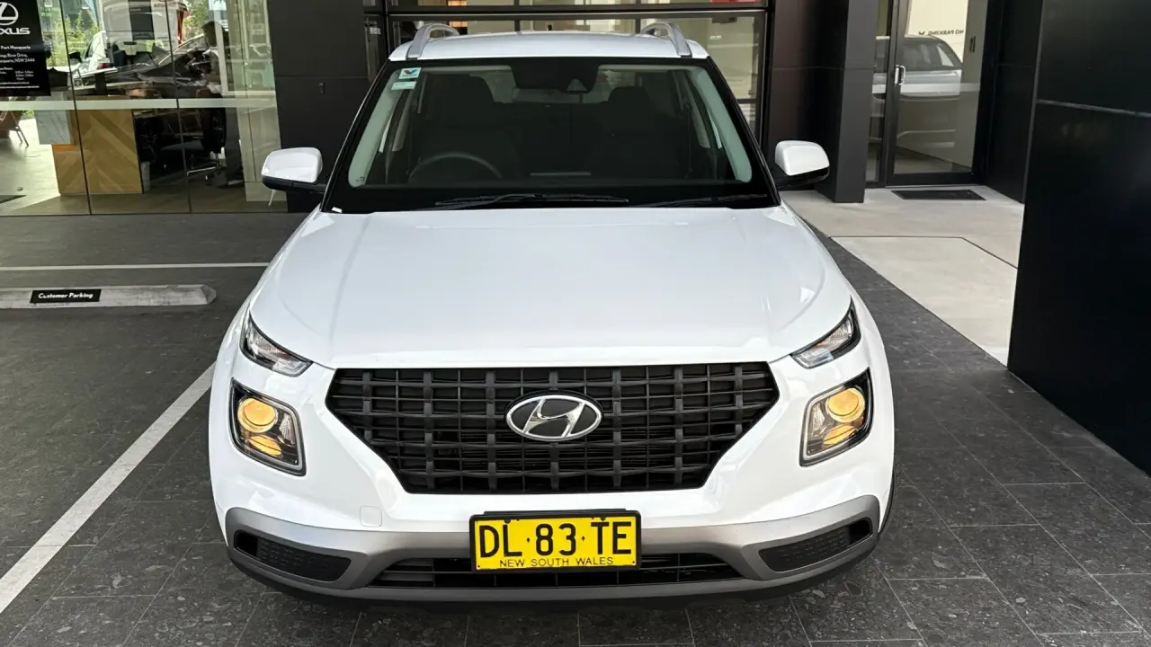 2019 HYUNDAI VENUE Gallery Image 2