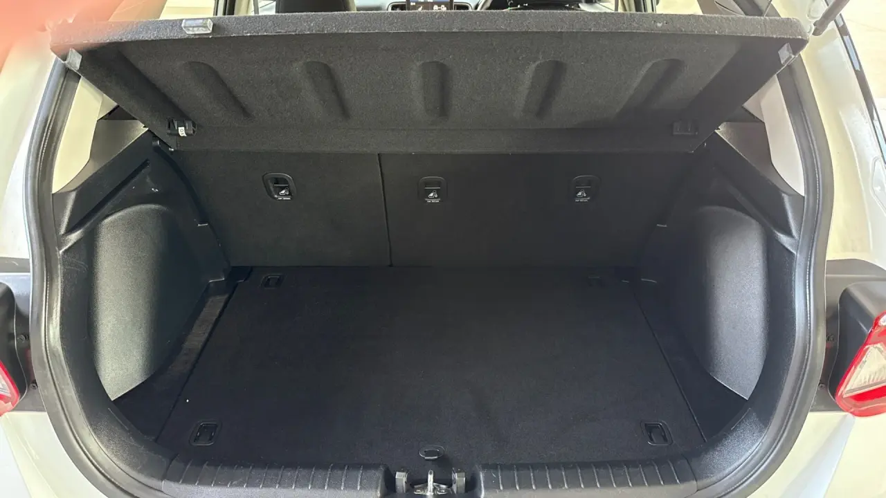 2019 HYUNDAI VENUE Gallery Image 7