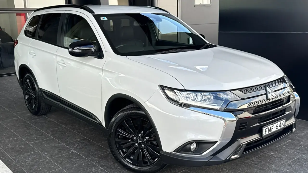 2020 MITSUBISHI OUTLANDER Gallery Image 1