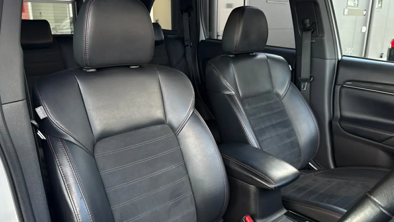 2020 MITSUBISHI OUTLANDER Gallery Image 11