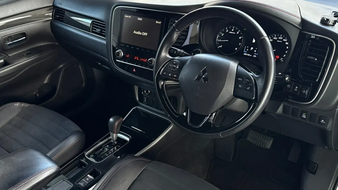 2020 MITSUBISHI OUTLANDER Gallery Image 12