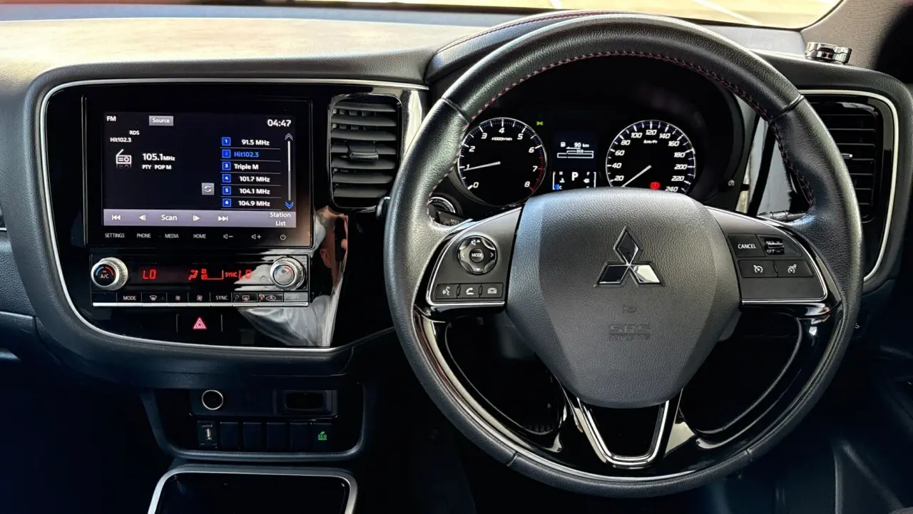 2020 MITSUBISHI OUTLANDER Gallery Image 13