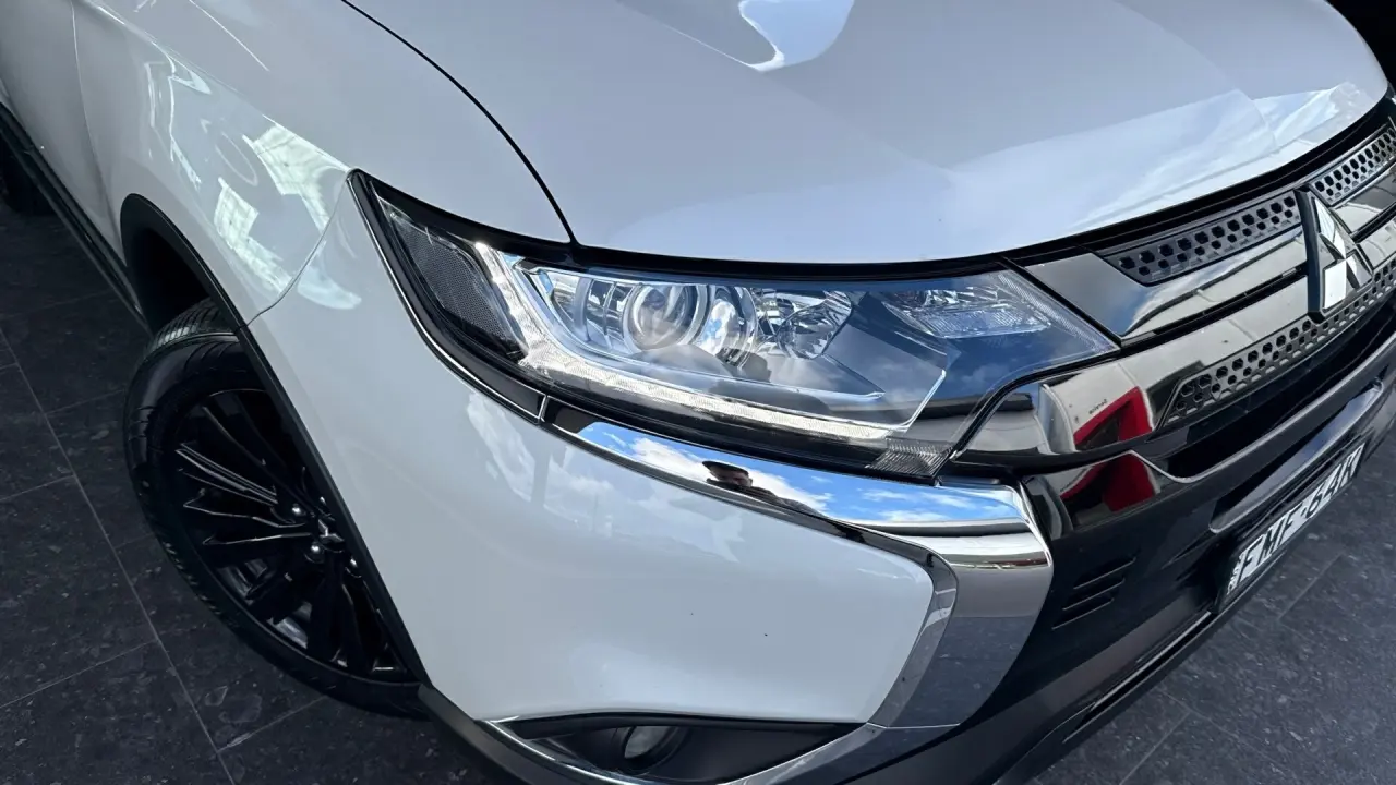 2020 MITSUBISHI OUTLANDER Gallery Image 3