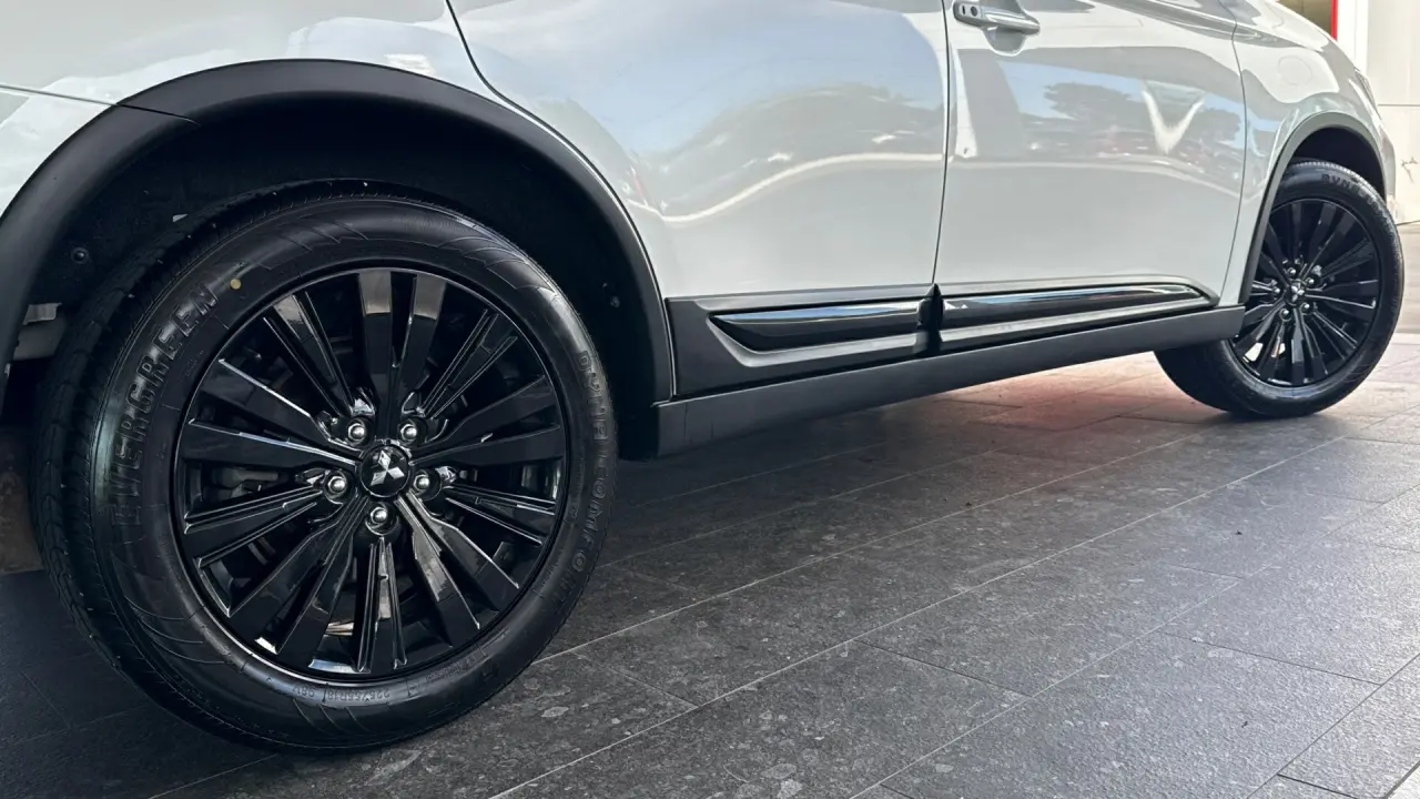 2020 MITSUBISHI OUTLANDER Gallery Image 5