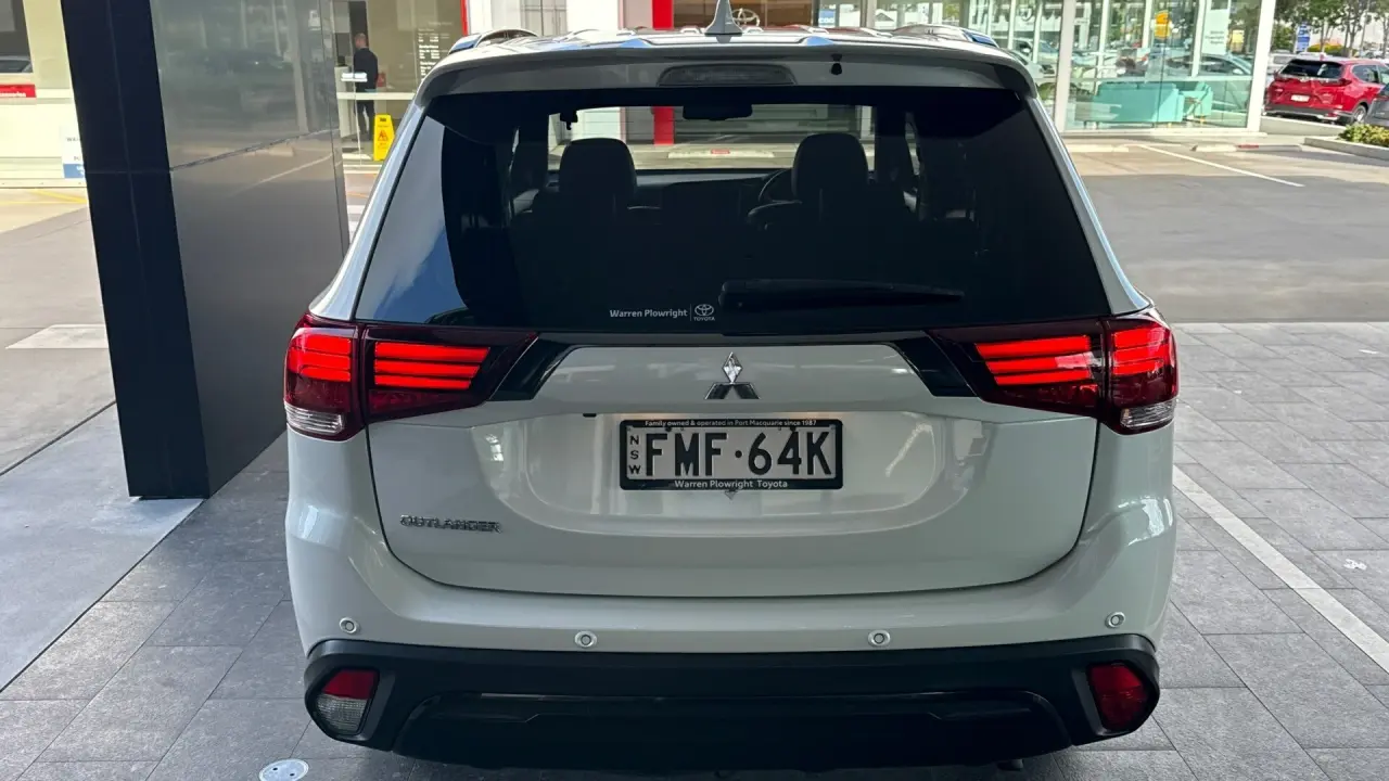 2020 MITSUBISHI OUTLANDER Gallery Image 6