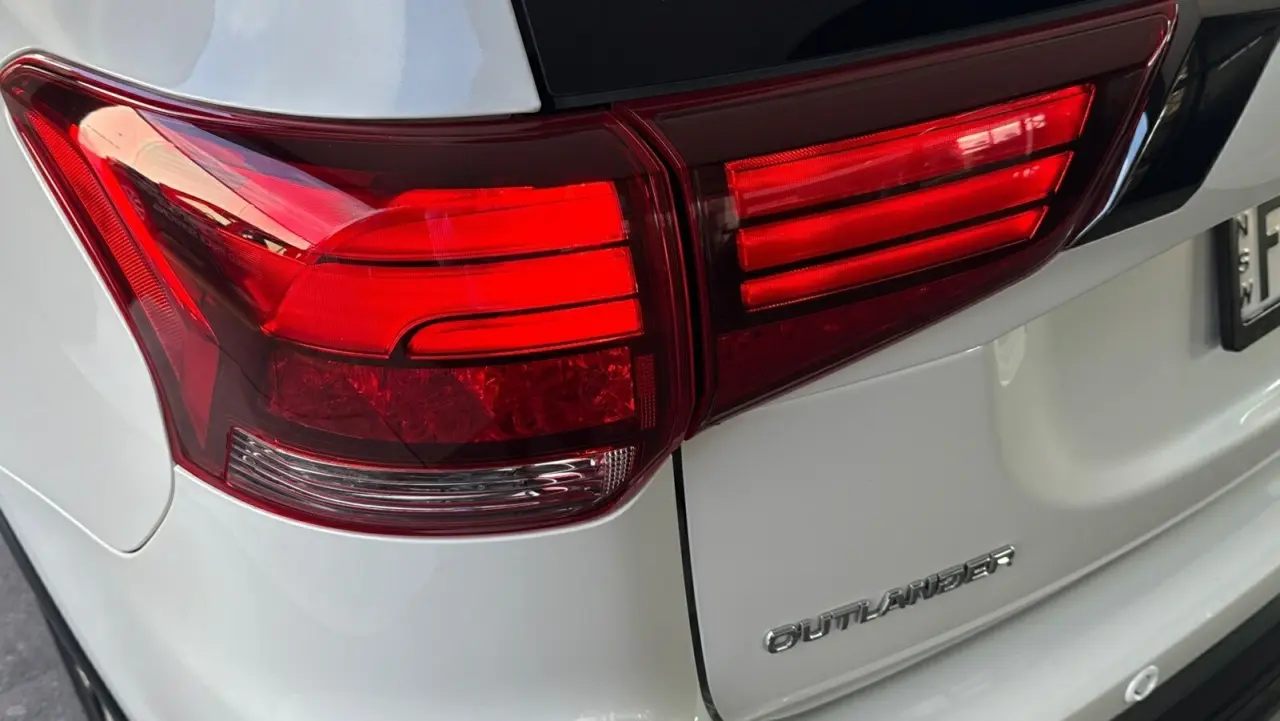 2020 MITSUBISHI OUTLANDER Gallery Image 7