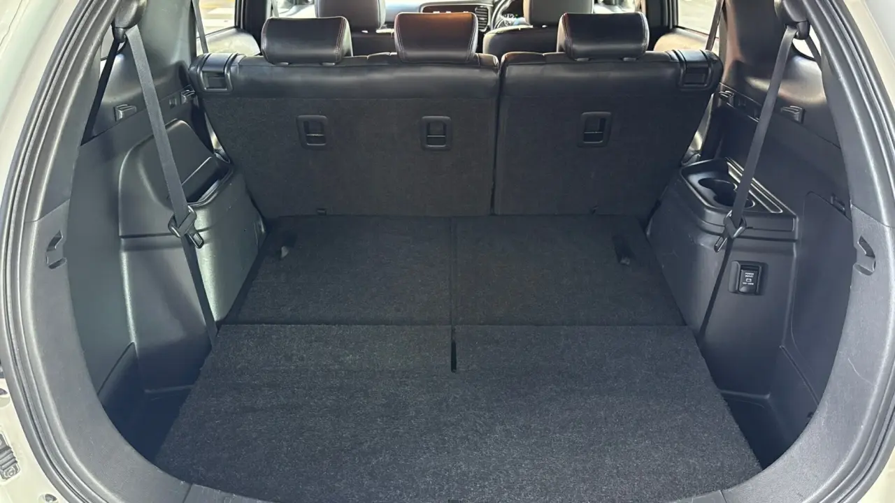 2020 MITSUBISHI OUTLANDER Gallery Image 9