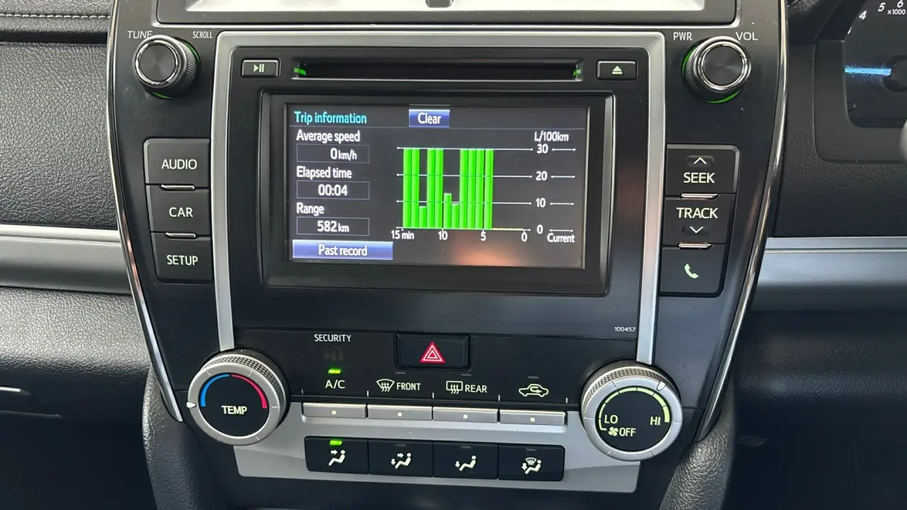 2016 Toyota Camry Gallery Image 10