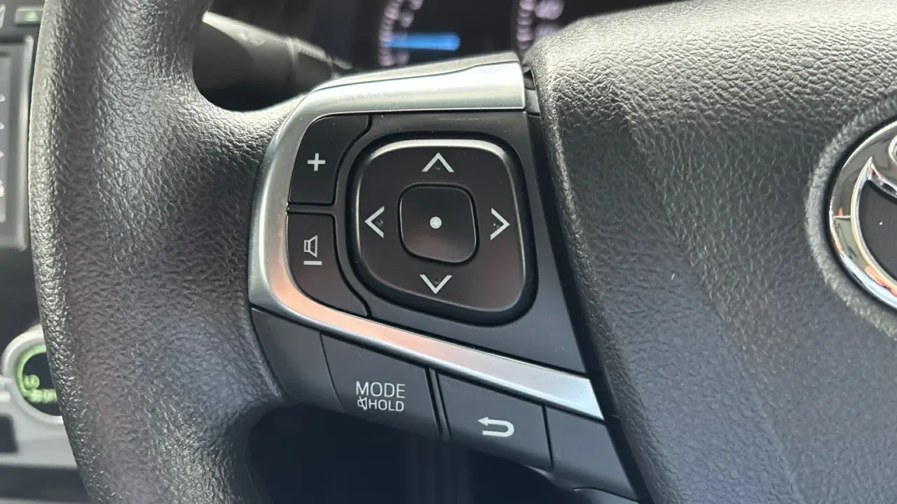 2016 Toyota Camry Gallery Image 14