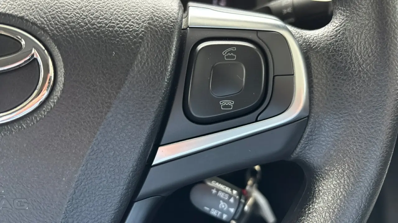 2016 Toyota Camry Gallery Image 15