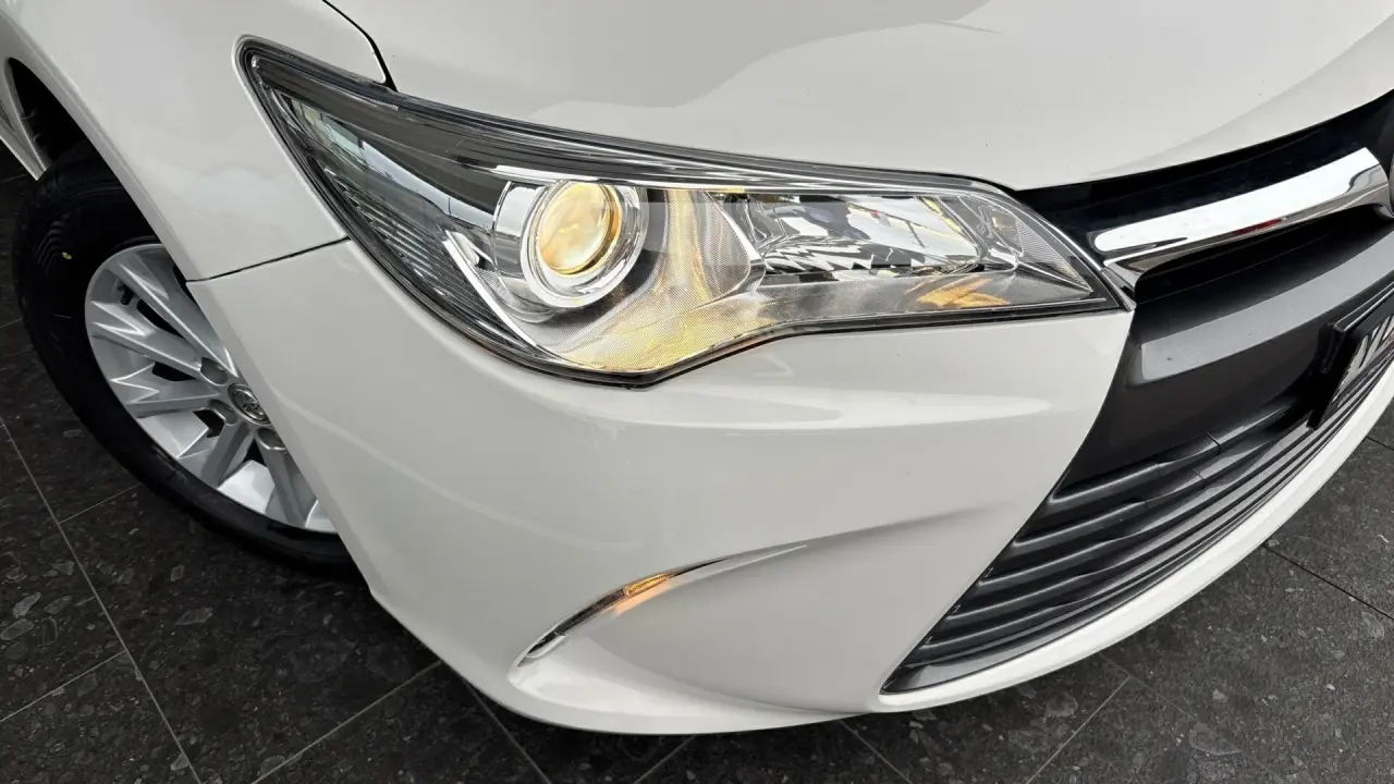2016 Toyota Camry Gallery Image 19