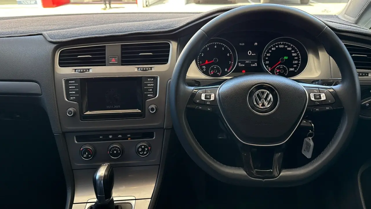 2013 VOLKSWAGEN GOLF Gallery Image 11