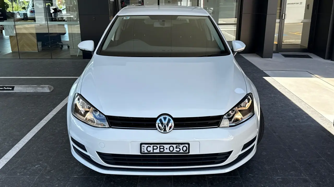 2013 VOLKSWAGEN GOLF Gallery Image 2