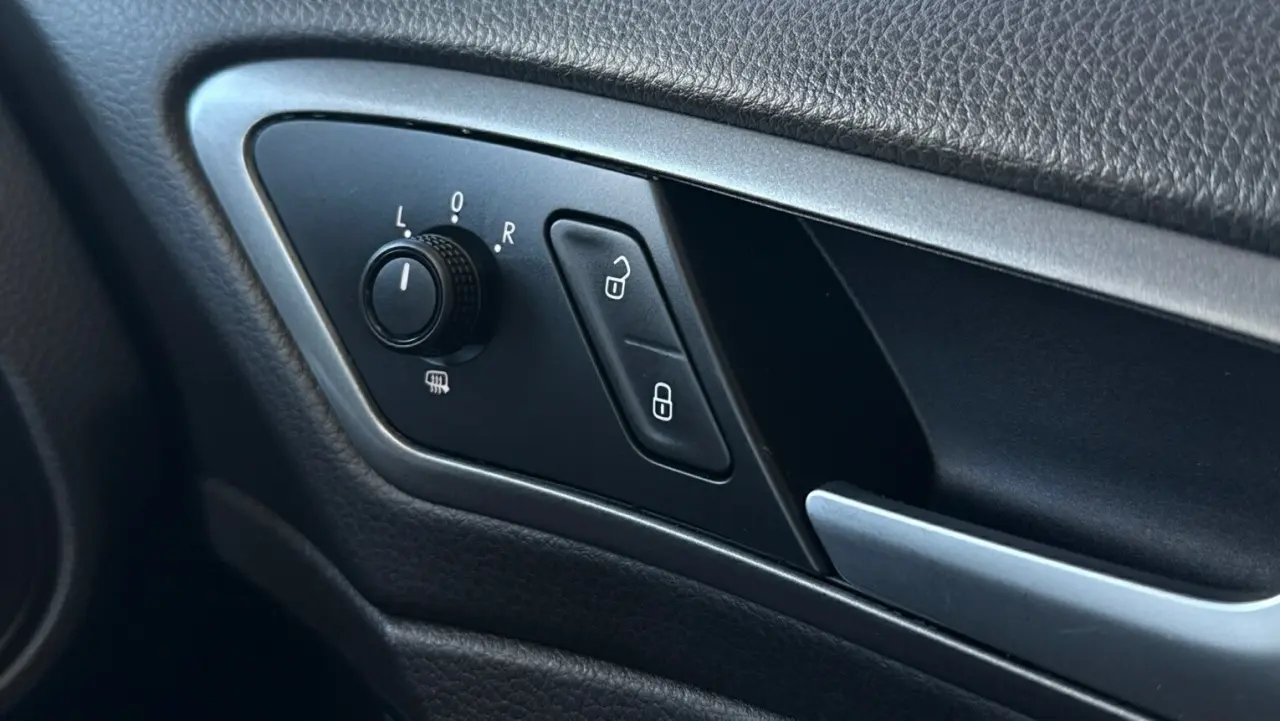 2013 VOLKSWAGEN GOLF Gallery Image 20