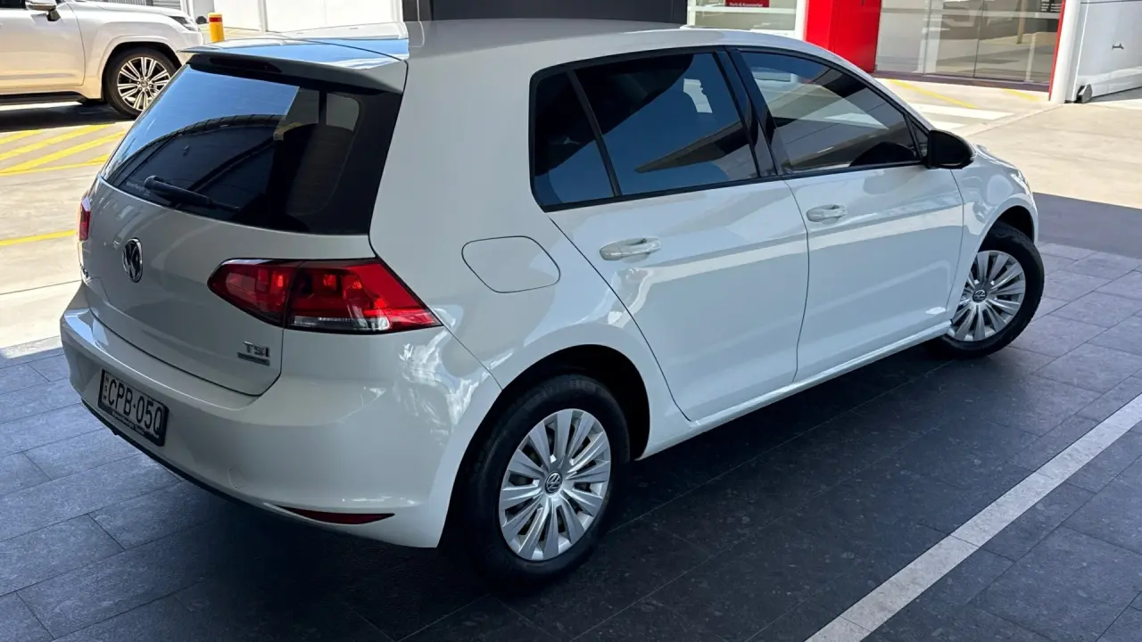 2013 VOLKSWAGEN GOLF Gallery Image 4