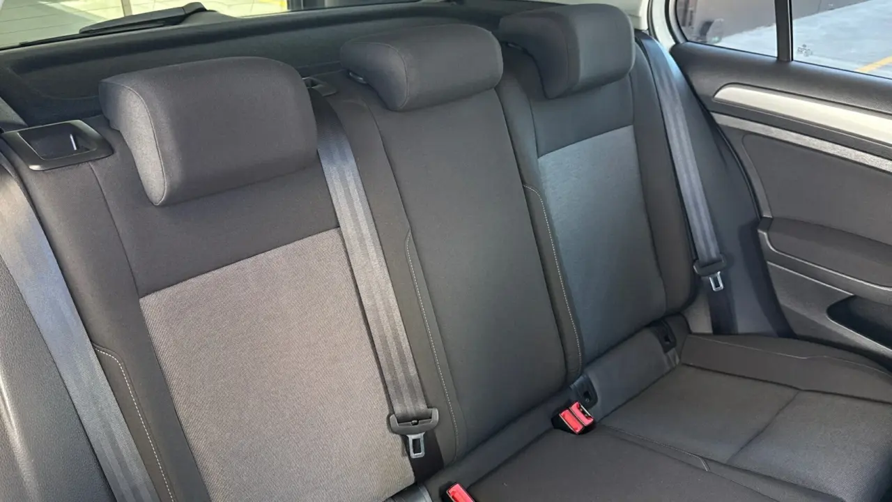 2013 VOLKSWAGEN GOLF Gallery Image 8