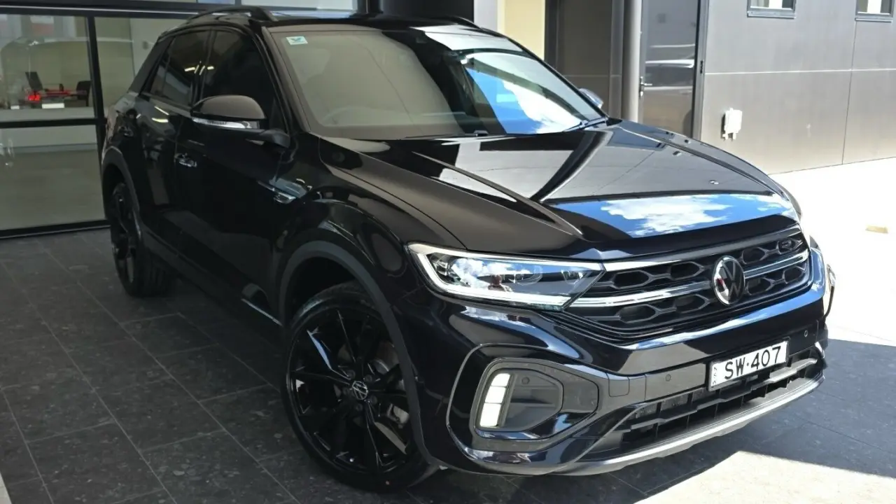 2022 VOLKSWAGEN T-ROC Gallery Image 1