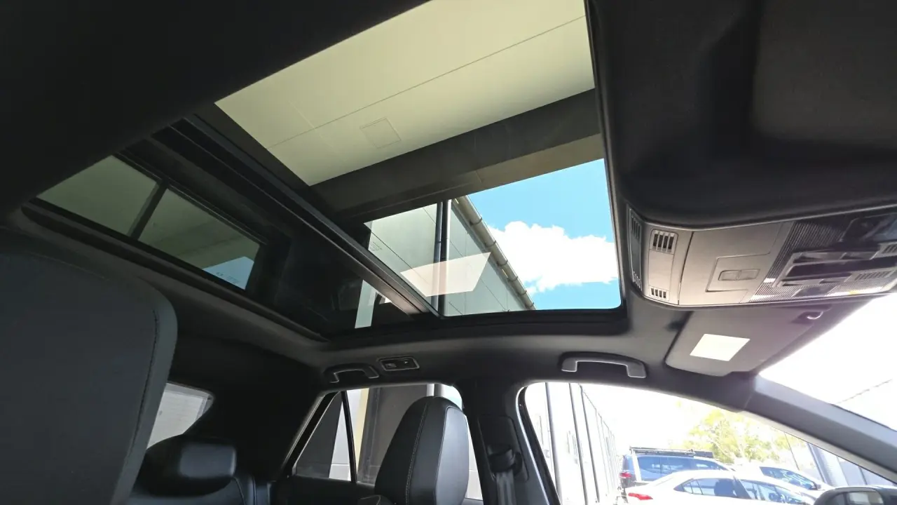 2022 VOLKSWAGEN T-ROC Gallery Image 15