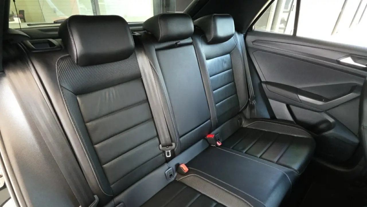 2022 VOLKSWAGEN T-ROC Gallery Image 4