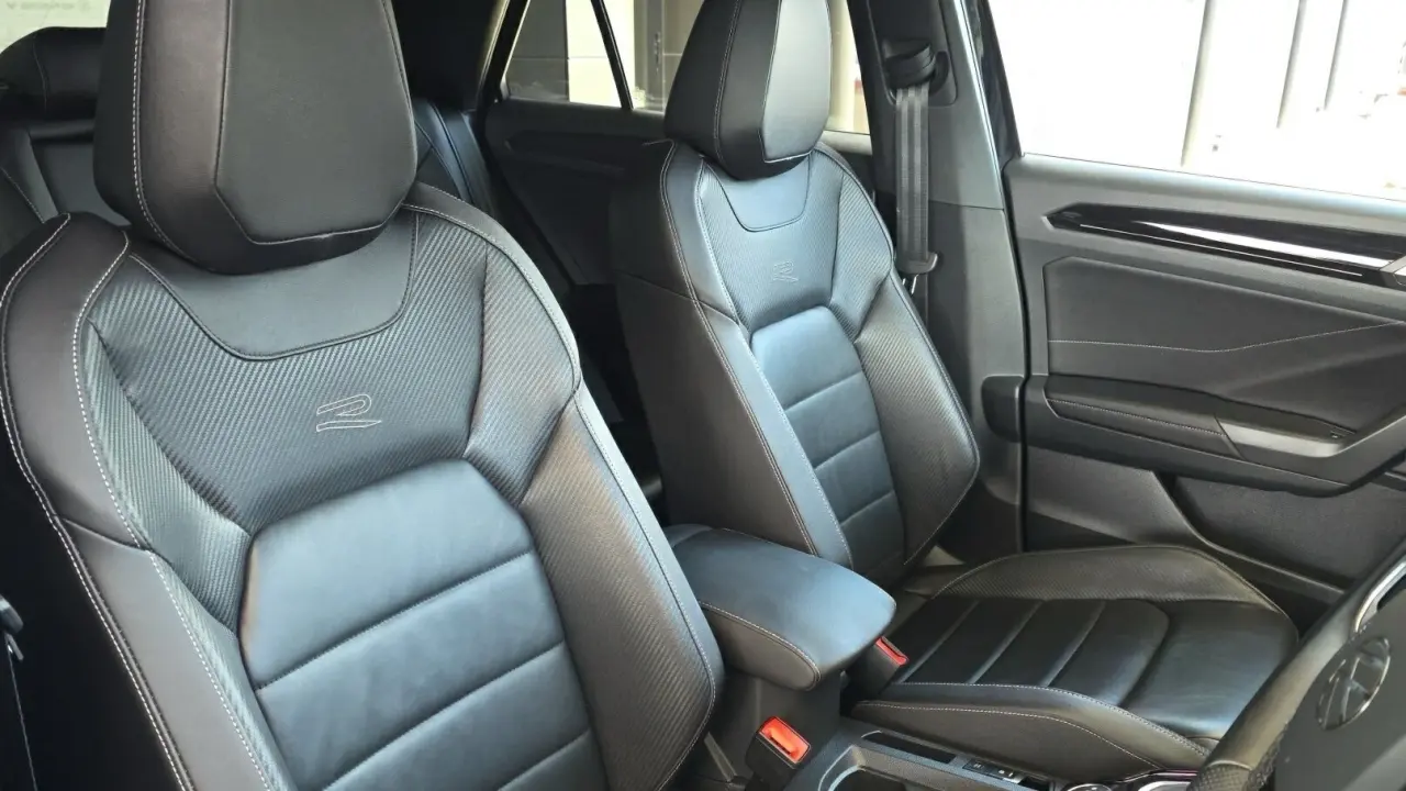 2022 VOLKSWAGEN T-ROC Gallery Image 5