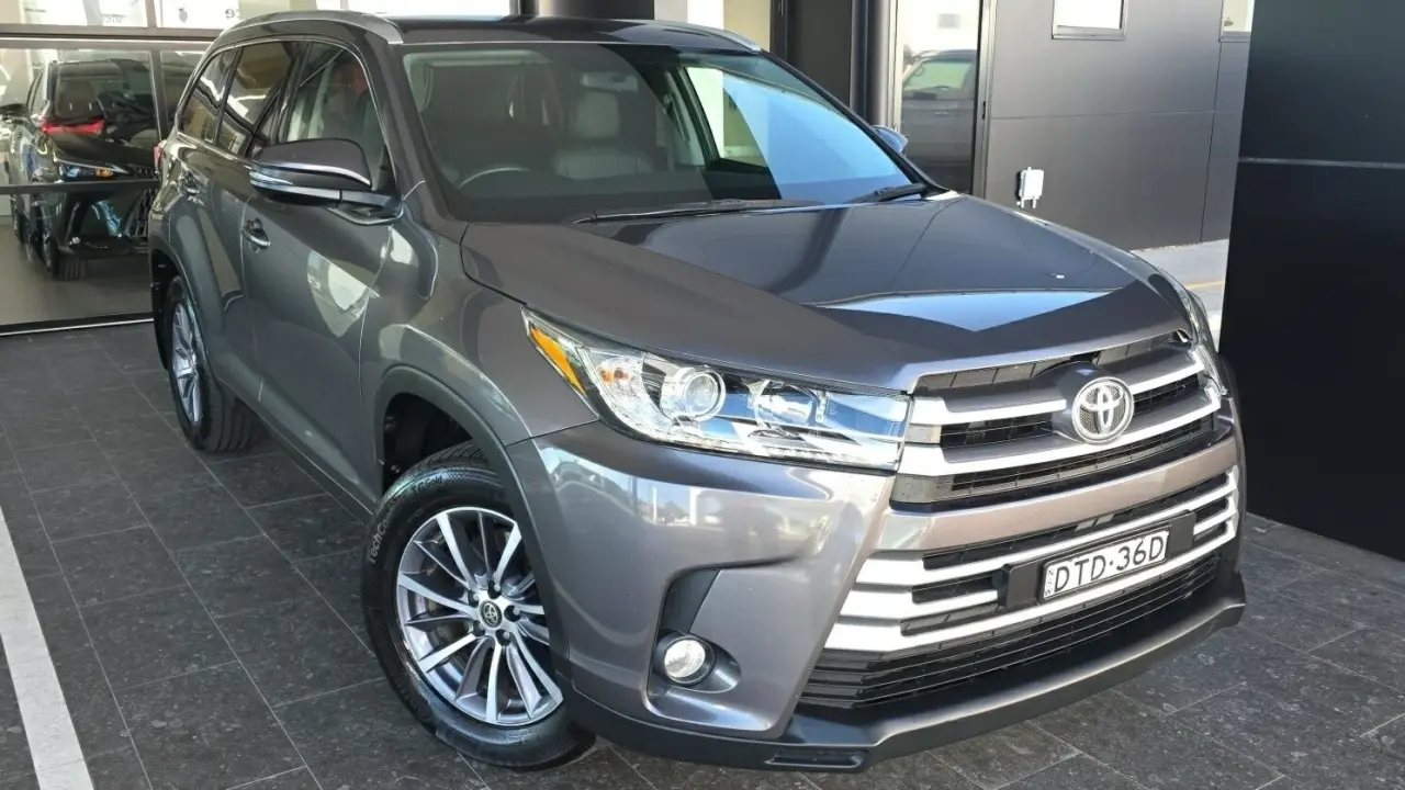 2017 Toyota Kluger Gallery Image 1