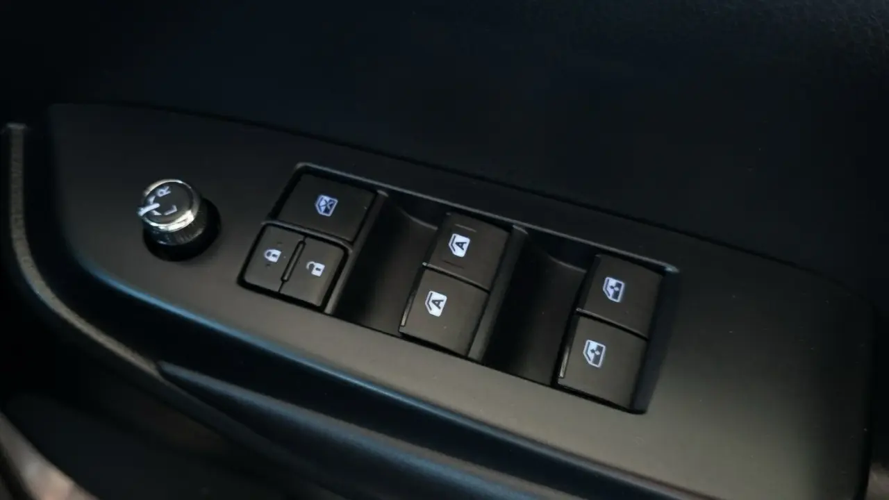 2017 Toyota Kluger Gallery Image 16