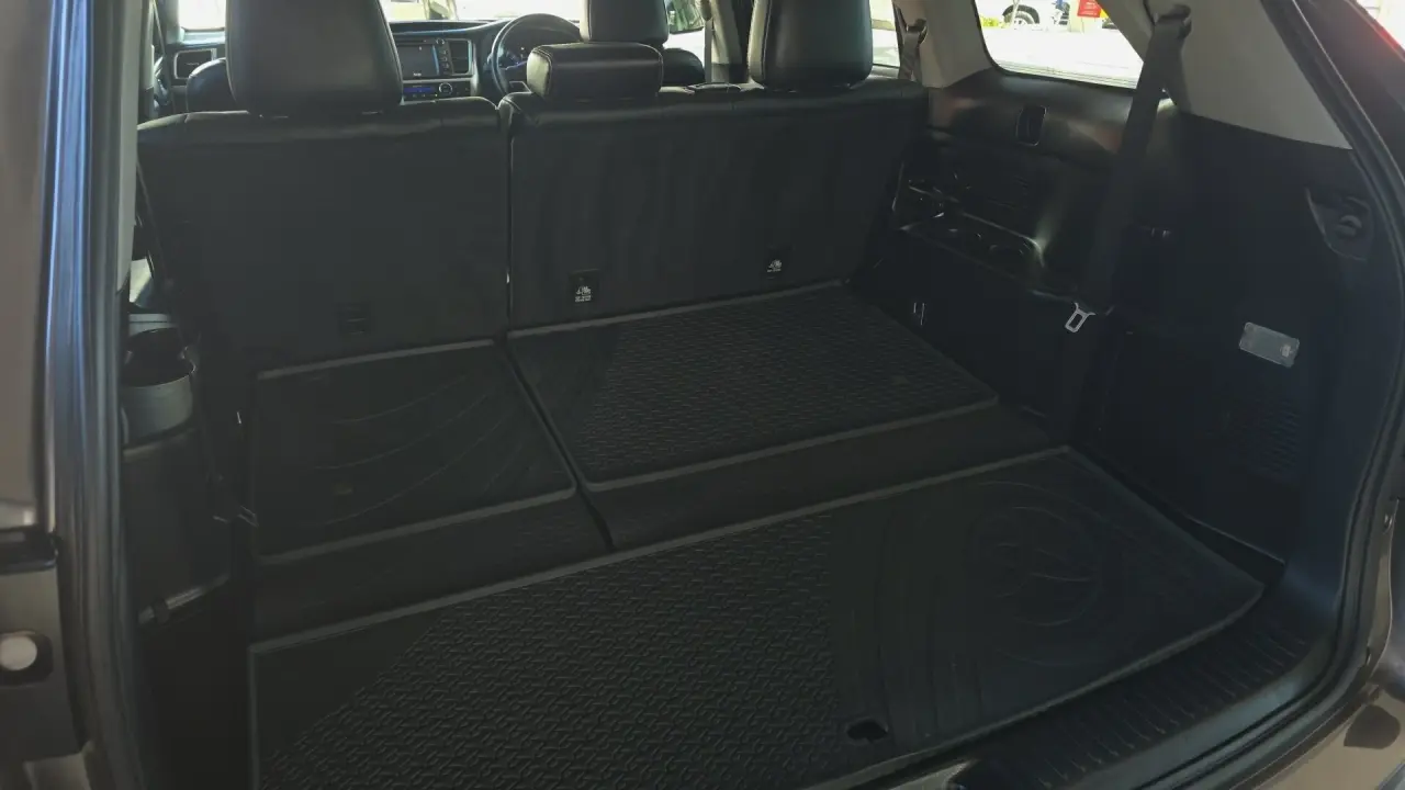 2017 Toyota Kluger Gallery Image 17