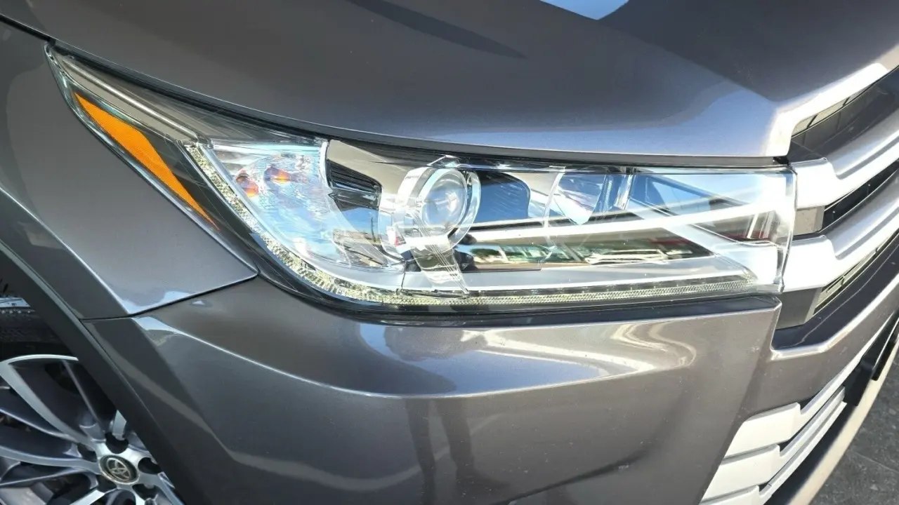 2017 Toyota Kluger Gallery Image 2