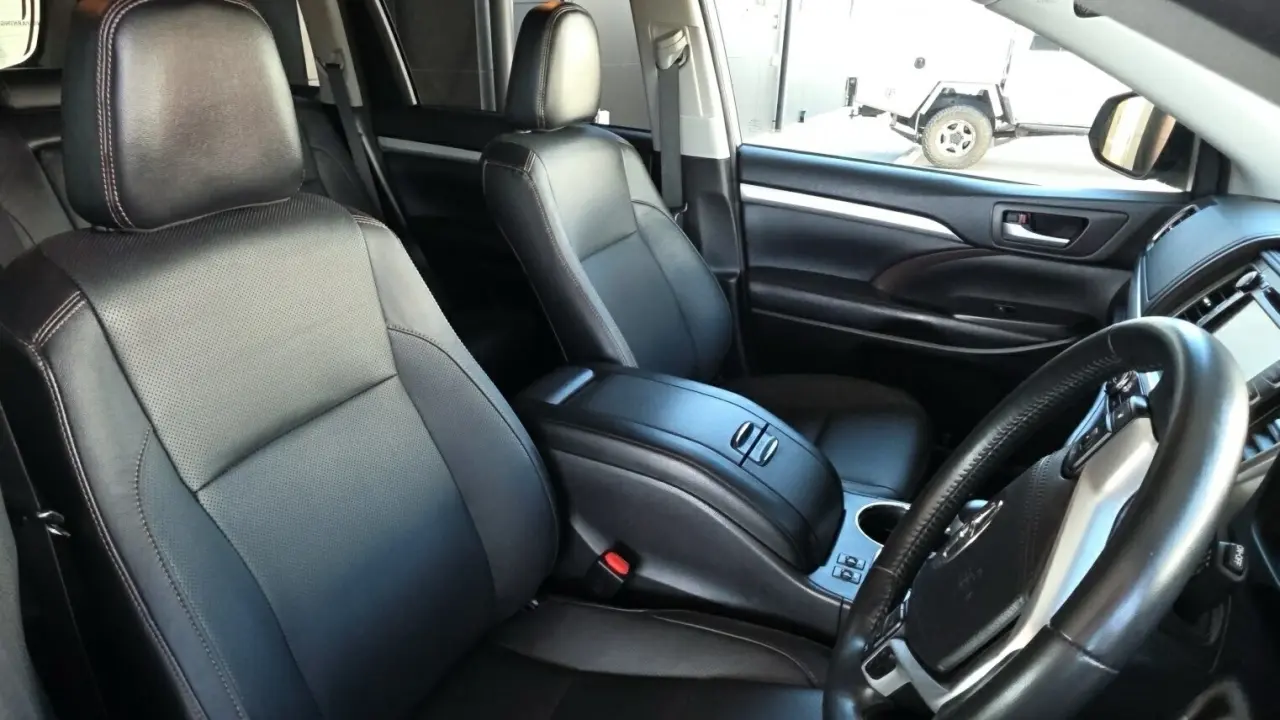 2017 Toyota Kluger Gallery Image 6