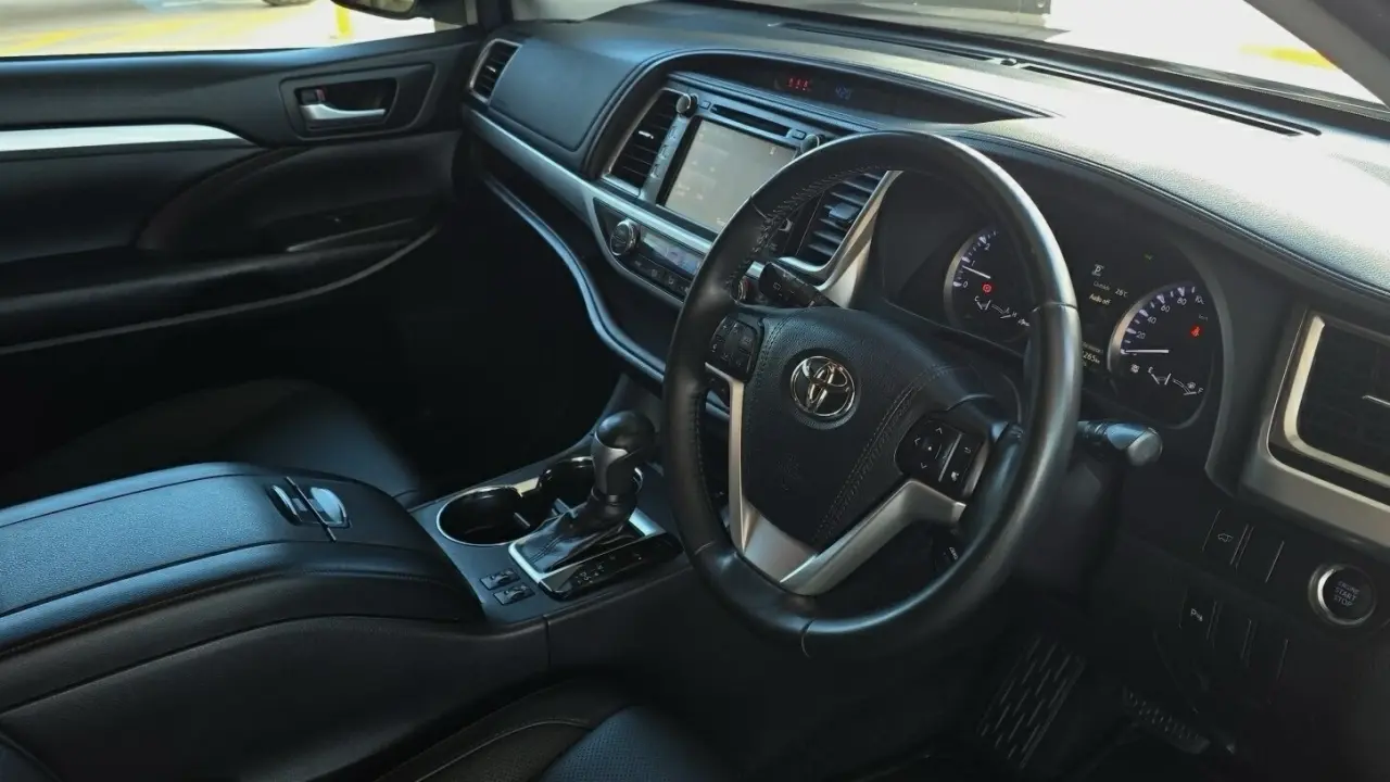 2017 Toyota Kluger Gallery Image 7