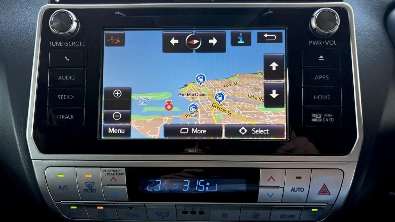 2017 Toyota Prado Gallery Image 11