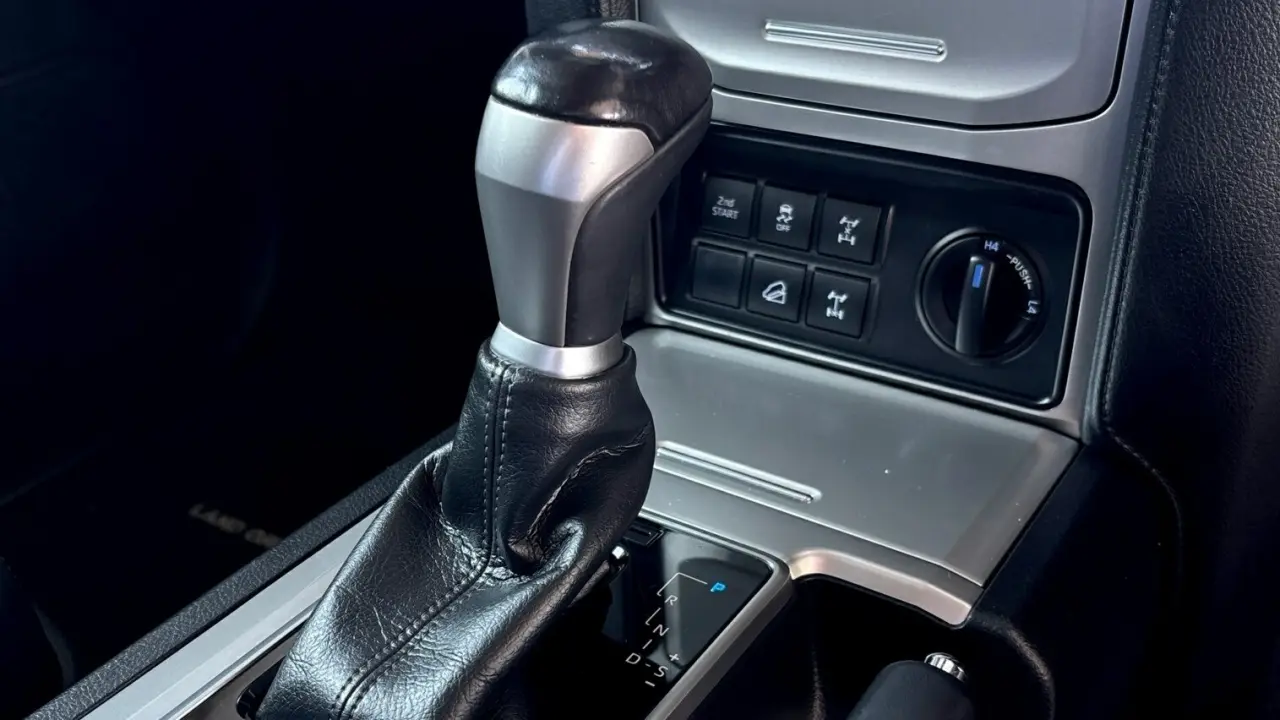 2017 Toyota Prado Gallery Image 12