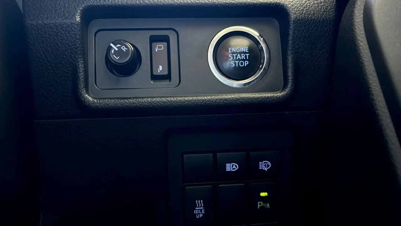 2017 Toyota Prado Gallery Image 18