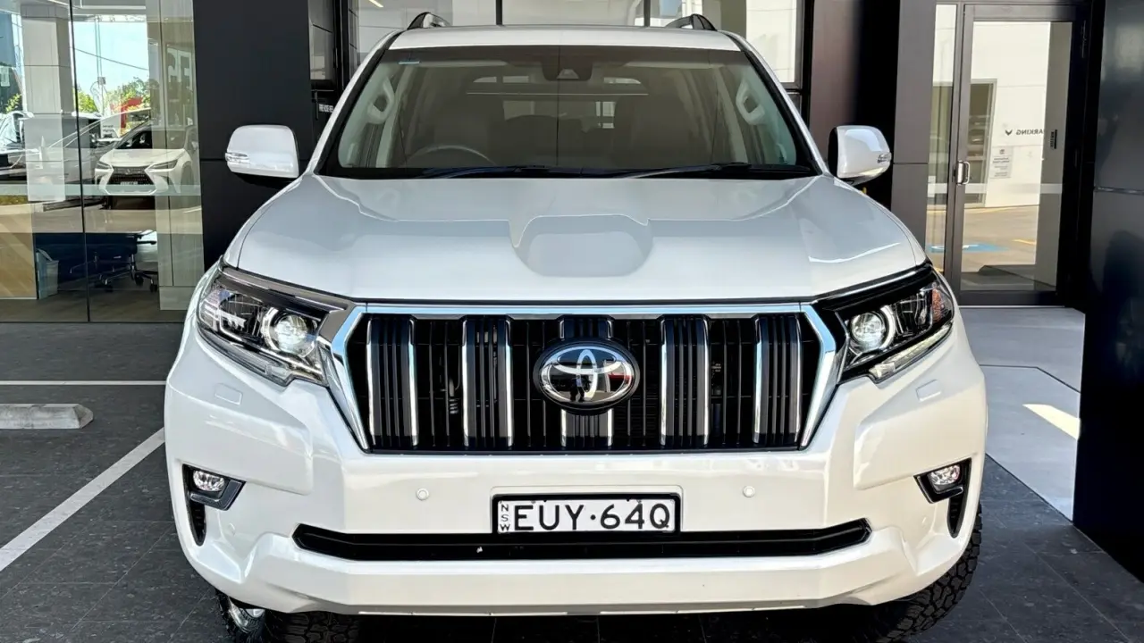 2017 Toyota Prado Gallery Image 2