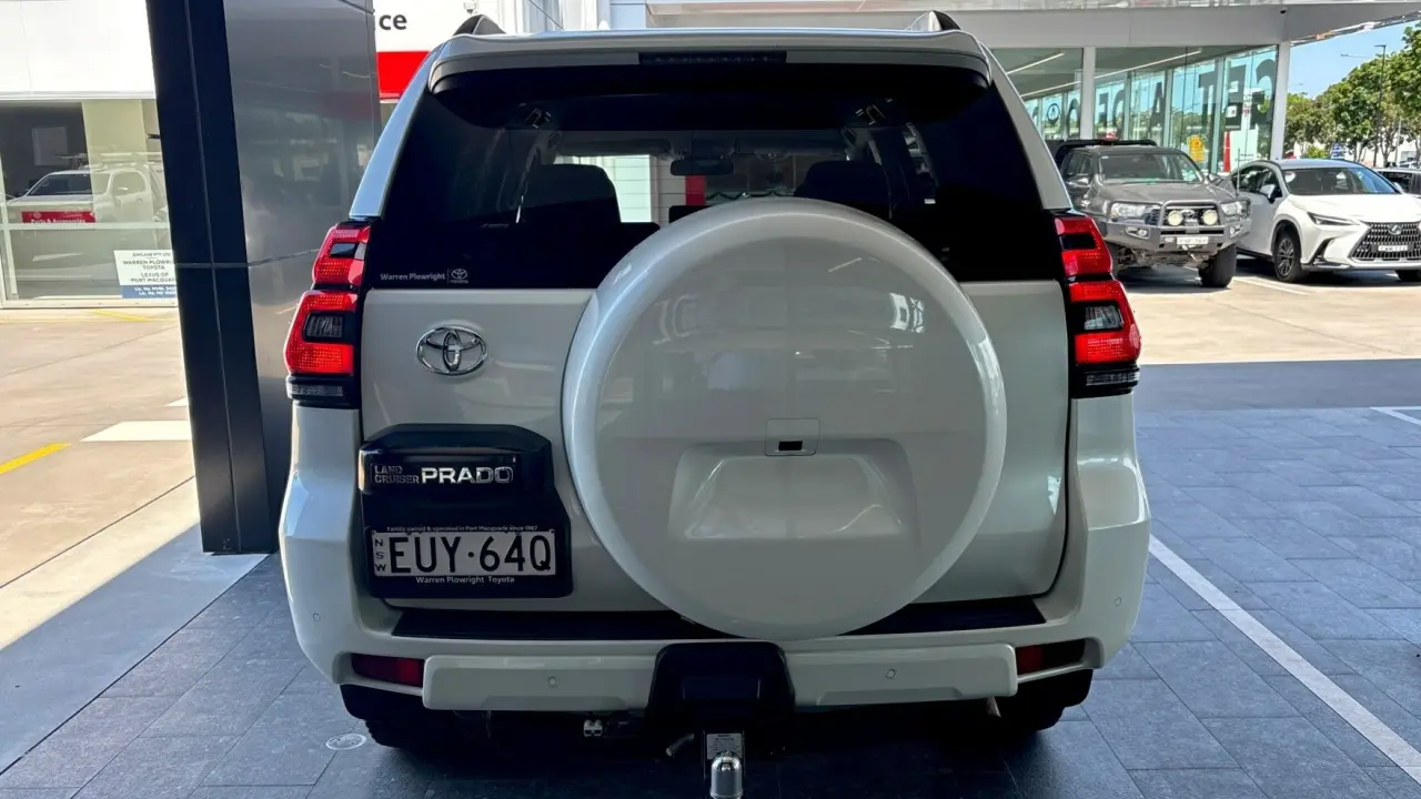 2017 Toyota Prado Gallery Image 5