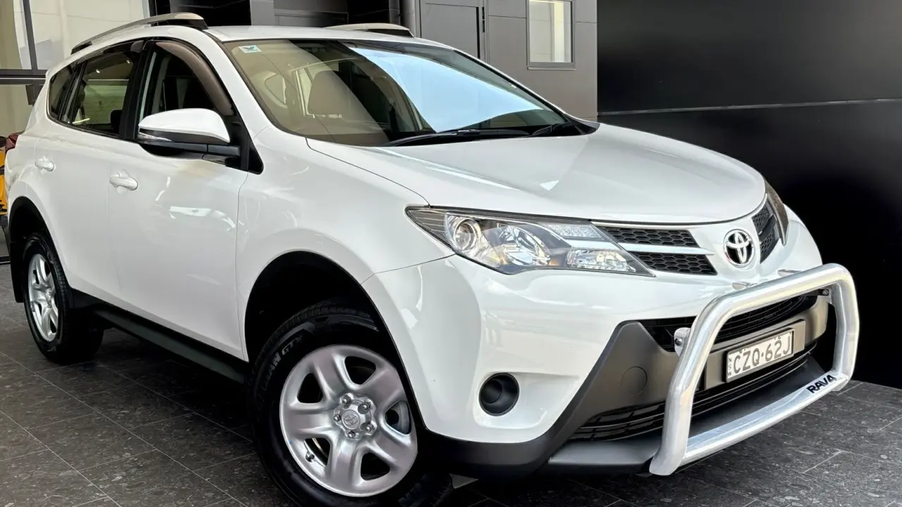 2015 Toyota RAV4 Gallery Image 1
