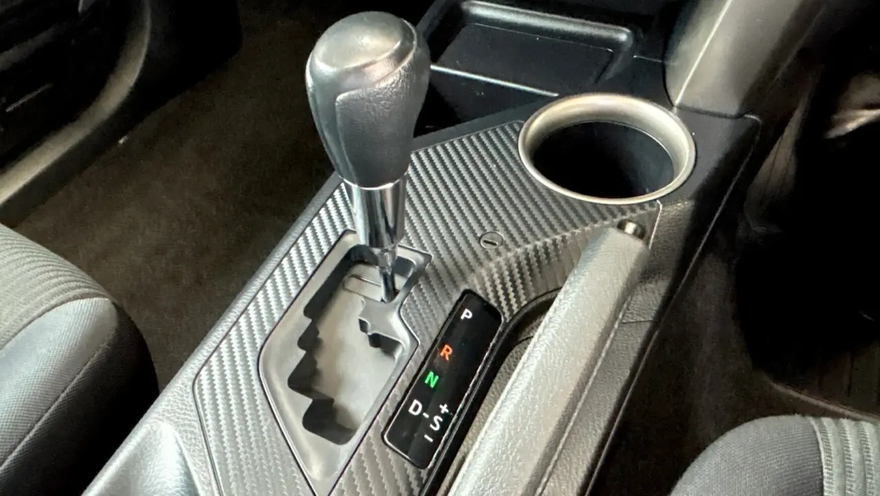 2015 Toyota RAV4 Gallery Image 10