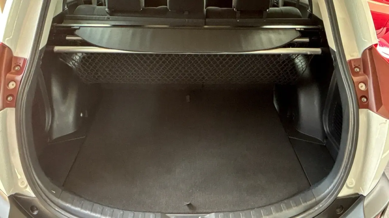 2015 Toyota RAV4 Gallery Image 6