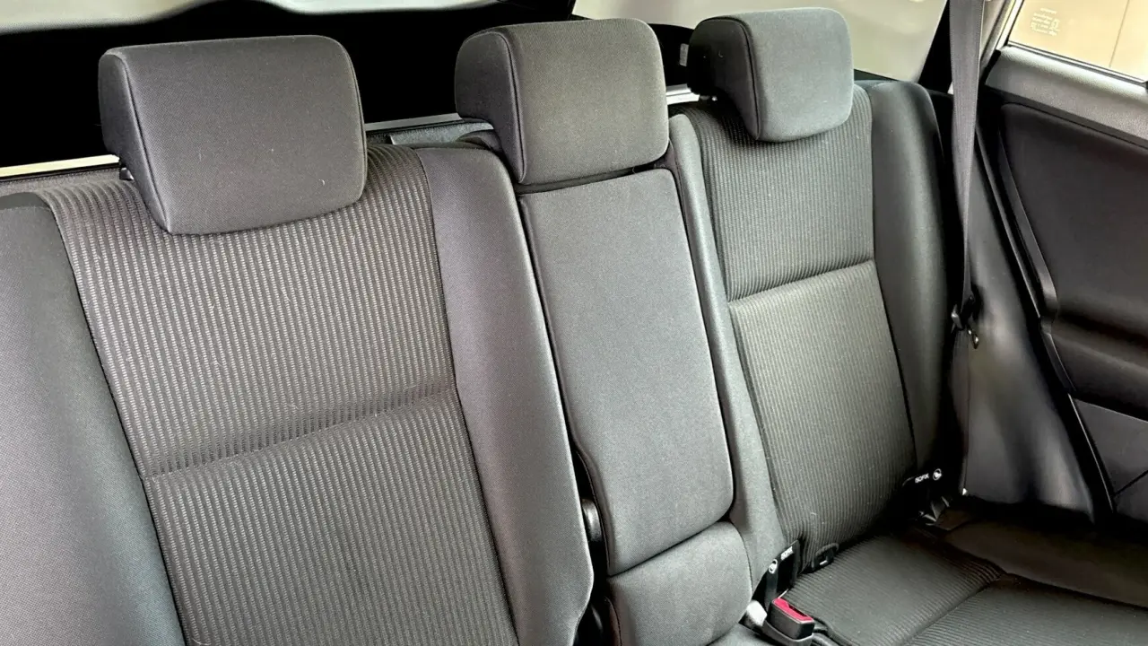 2015 Toyota RAV4 Gallery Image 7