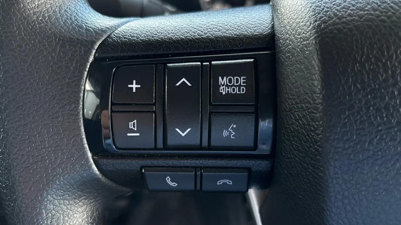 2023 Toyota Hilux Gallery Image 11