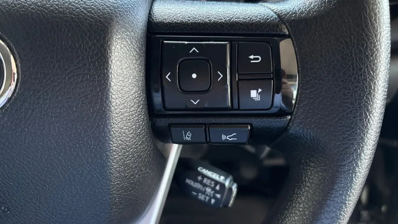 2023 Toyota Hilux Gallery Image 12